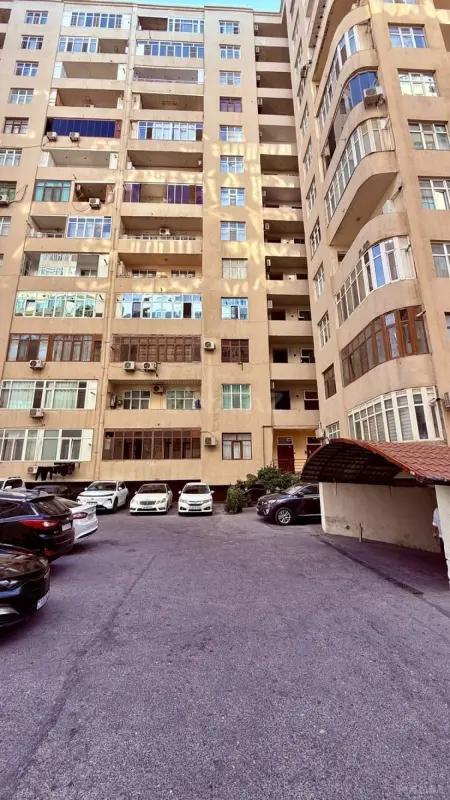 Satılır 3 otaqlı mənzil 125 m²
