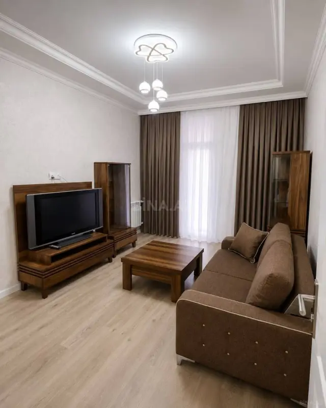 Satılır 2 otaqlı mənzil 76 m²