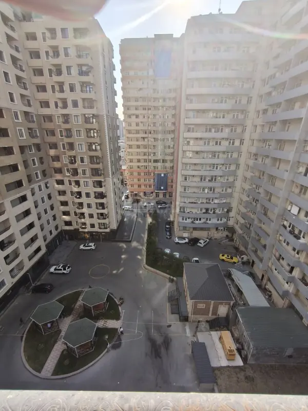 Satılır 3 otaqlı mənzil 106 m²