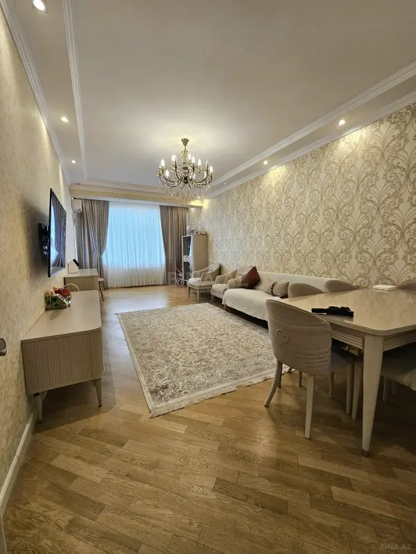 Satılır 3 otaqlı mənzil 105 m²
