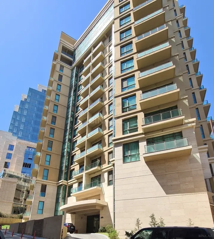 Kirayə verilir 5 otaqlı mənzil 200 m²