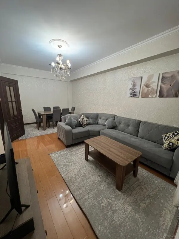 Satılır 2 otaqlı mənzil 67 m²