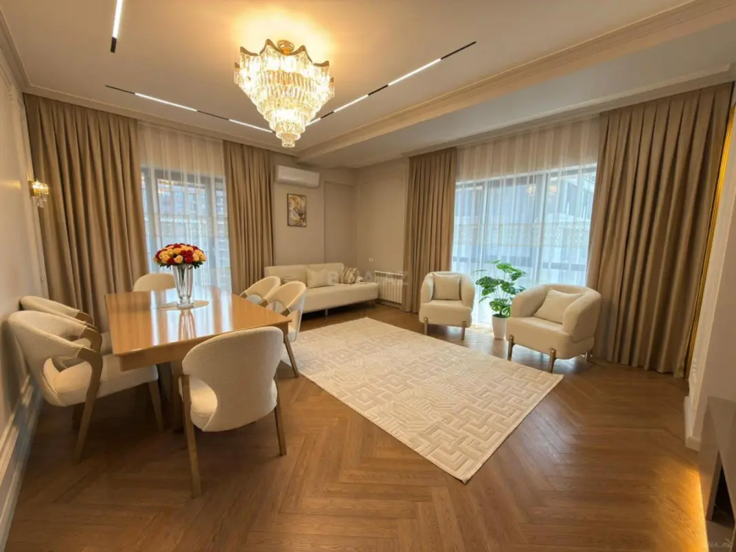 Satılır 3 otaqlı mənzil 127 m²