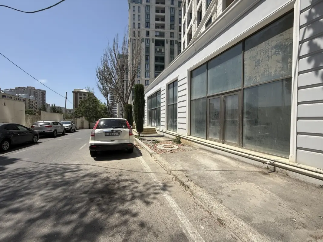 Kirayə verilir obyekt 715 m²