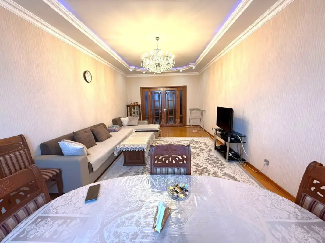 Satılır 4 otaqlı mənzil 155 m²
