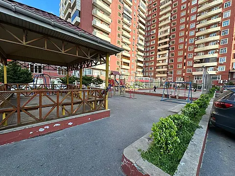 Satılır 3 otaqlı mənzil 162 m² — Bakı 3 otaq 162.00 m²
