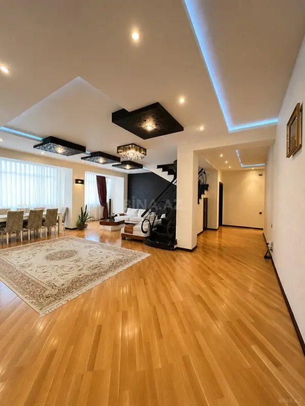 Satılır 3 otaqlı mənzil 165 m²