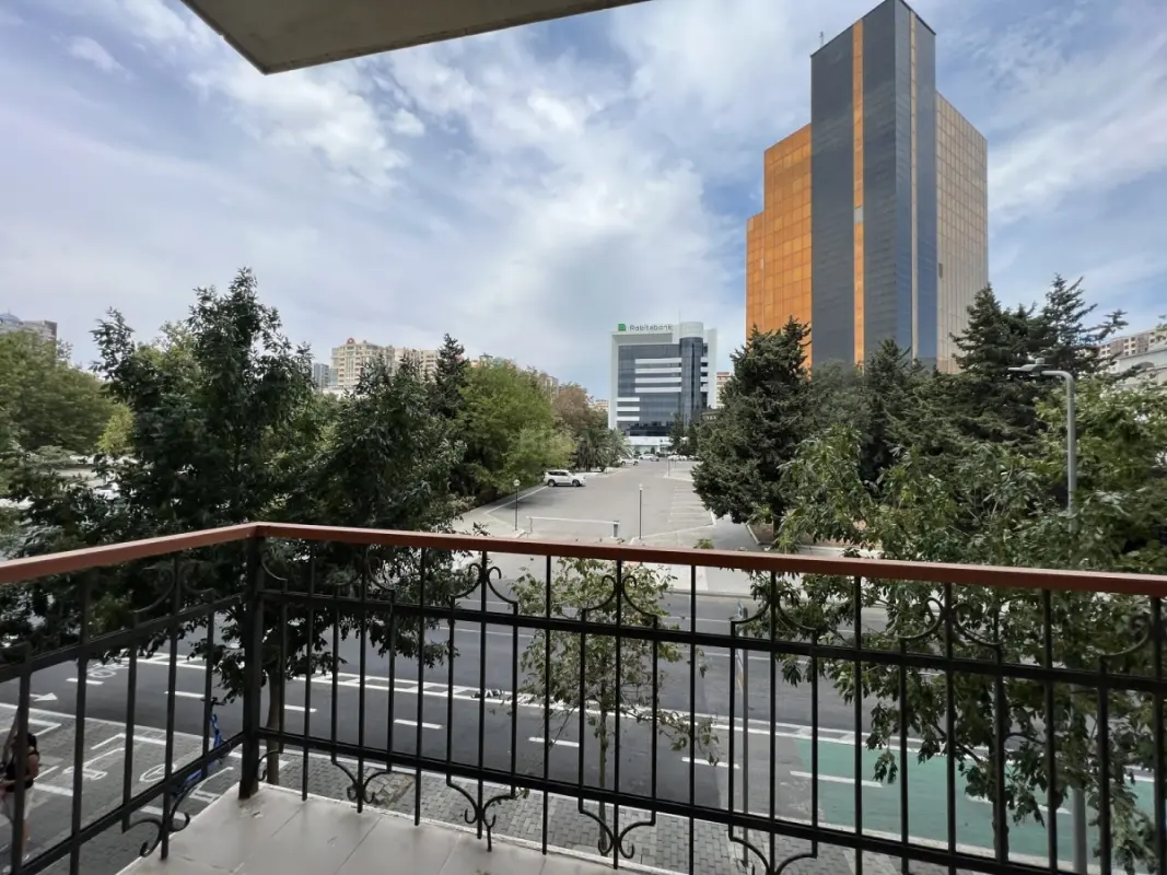 Kirayə verilir 3 otaqlı mənzil 120 m²