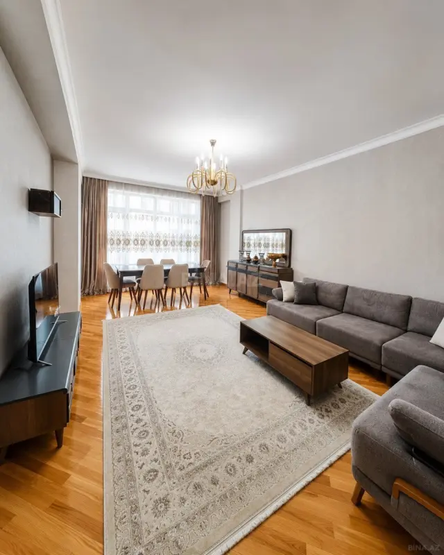 Satılır 3 otaqlı mənzil 135 m²