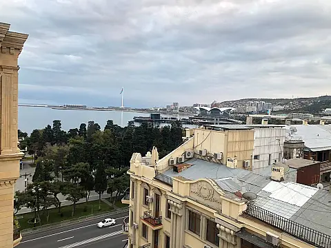 Satılır 4 otaqlı mənzil 120 m² — Bakı, Sahil qəs. 4 otaq 120.00 m²