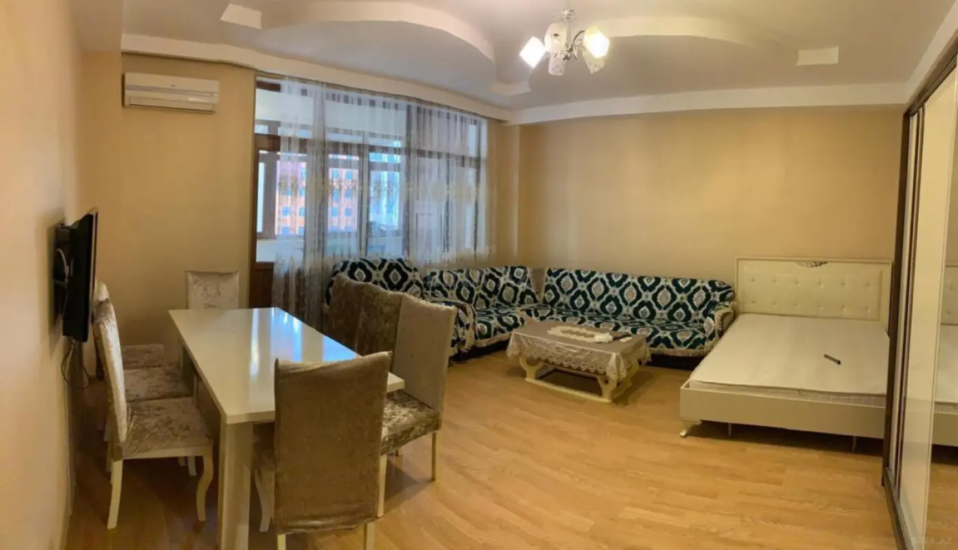 Satılır 2 otaqlı mənzil 104 m²