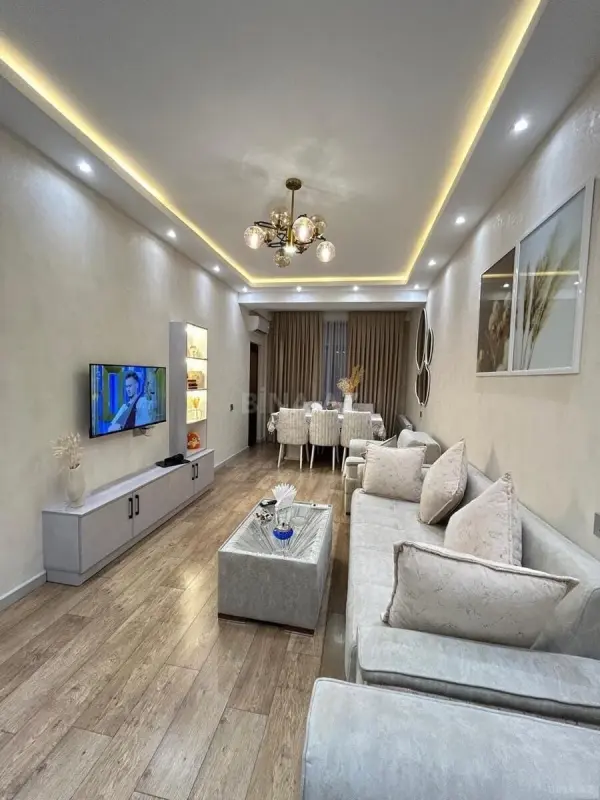 Kirayə verilir 2 otaqlı mənzil 70 m²