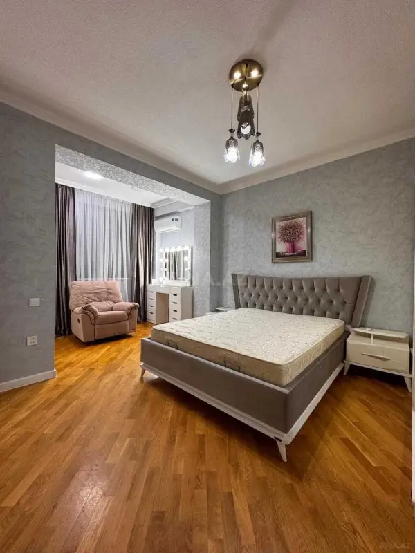 Satılır 3 otaqlı mənzil 117 m²