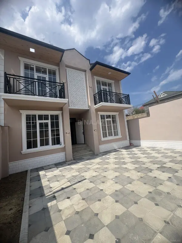 Satılır 5 otaqlı həyət evi 200 m²