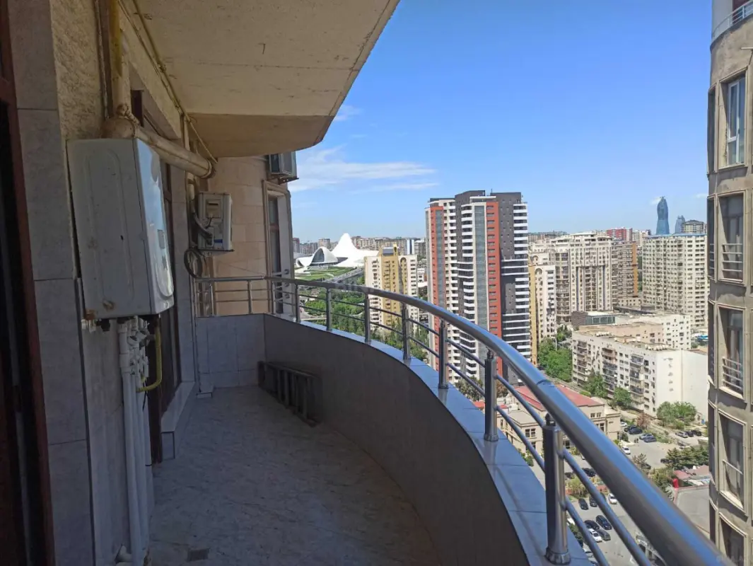 Kirayə verilir 3 otaqlı mənzil 102 m²