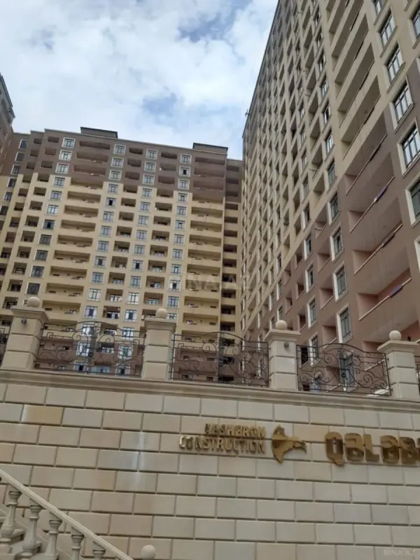 Satılır 3 otaqlı mənzil 110 m²