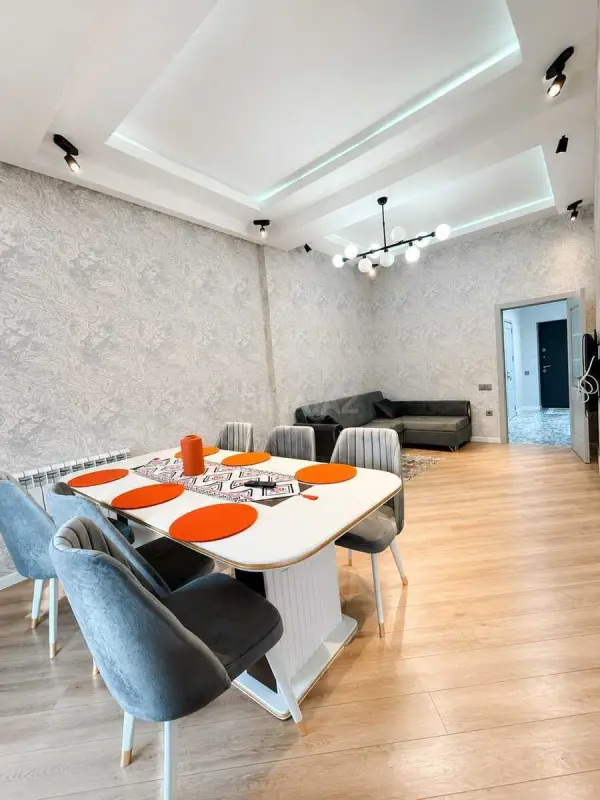 Kirayə verilir 2 otaqlı mənzil 67 m²