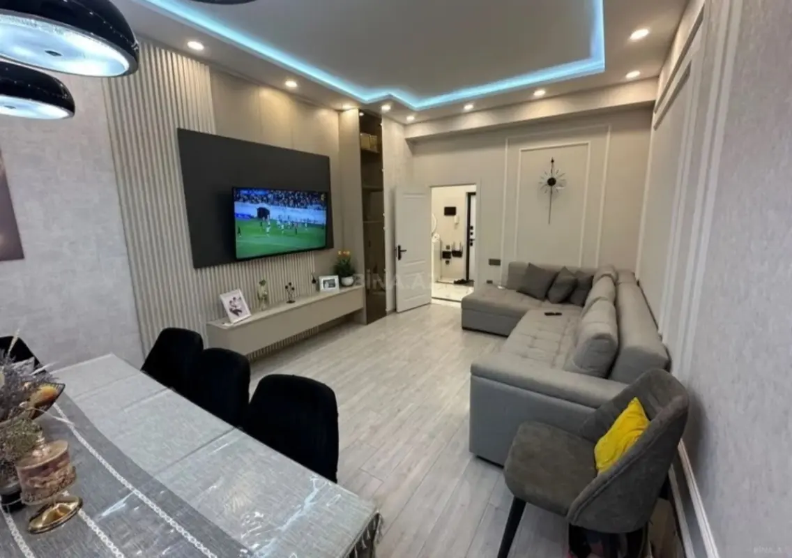 Satılır 2 otaqlı mənzil 74 m²