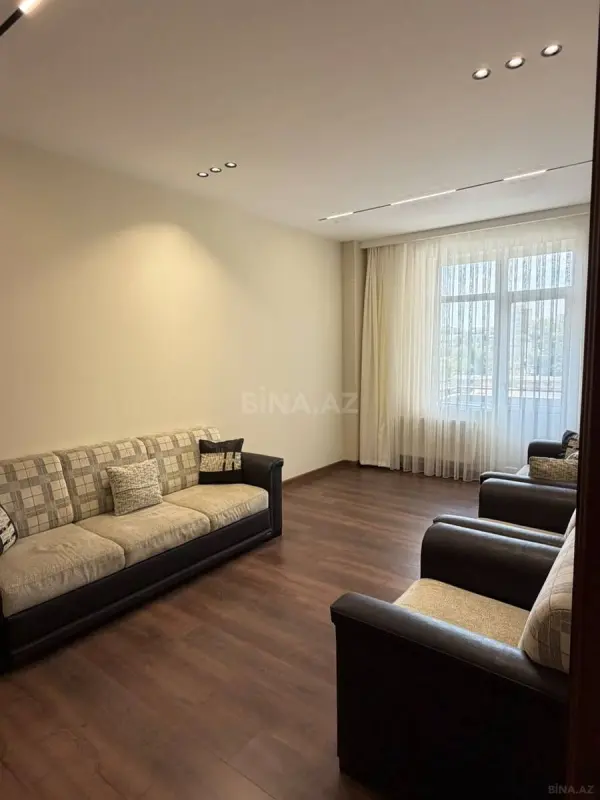 Satılır 3 otaqlı mənzil 120 m²