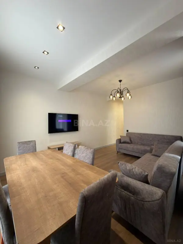 Kirayə verilir 2 otaqlı mənzil 80 m²
