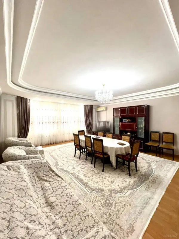 Satılır 4 otaqlı mənzil 130 m²