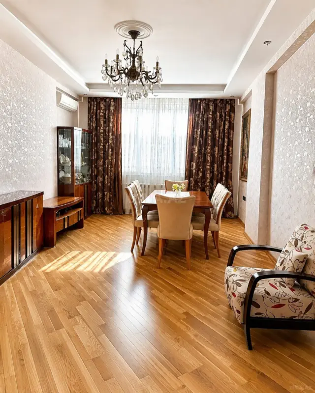 Satılır 3 otaqlı mənzil 125 m²