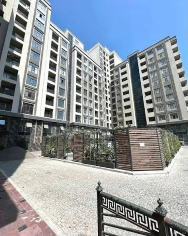 Satılır 3 otaqlı mənzil 120 m²
