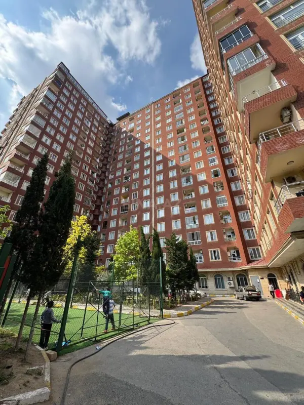 Satılır 3 otaqlı mənzil 120 m²