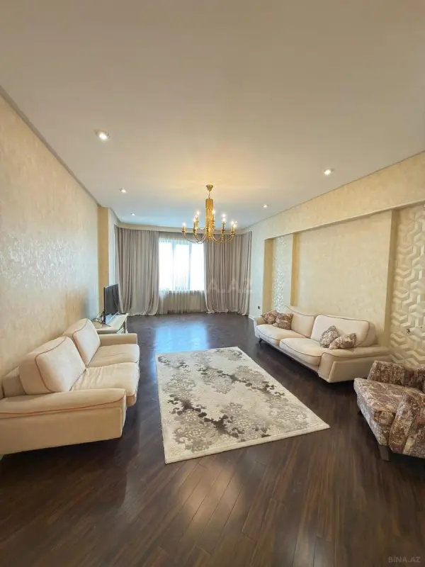 Satılır 4 otaqlı mənzil 186 m²