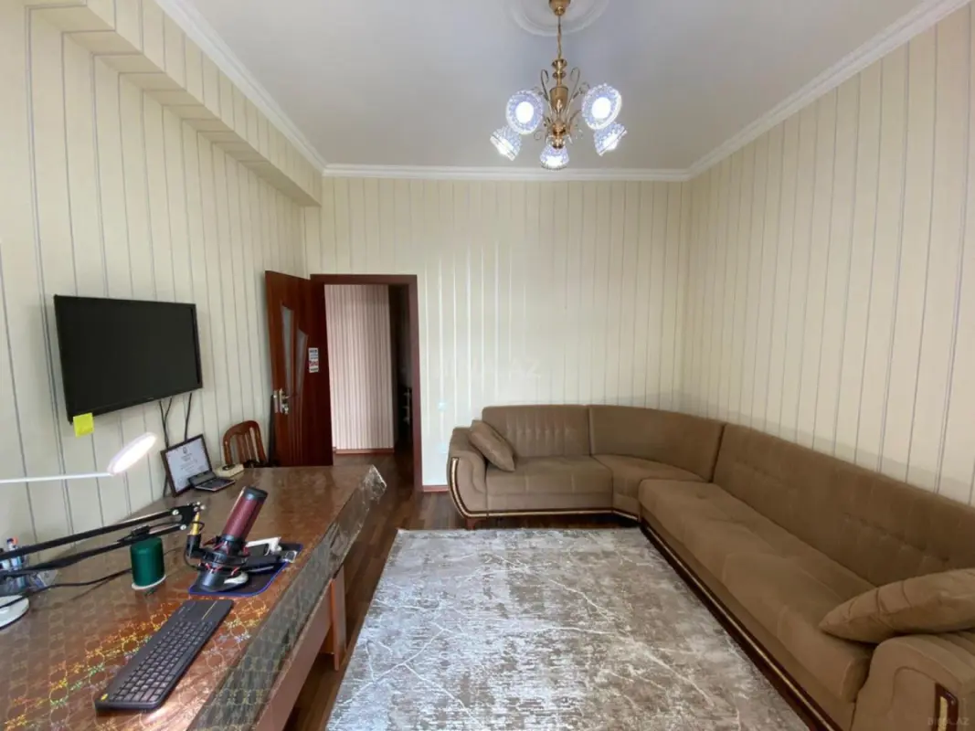 Kirayə verilir 2 otaqlı mənzil 70 m²