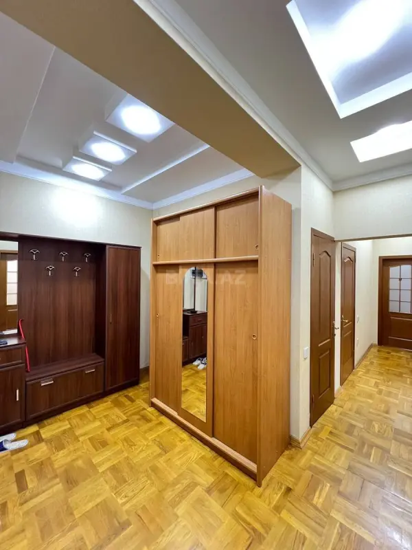 Satılır 2 otaqlı mənzil 85 m²