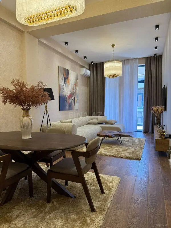 Kirayə verilir 3 otaqlı mənzil 119 m²