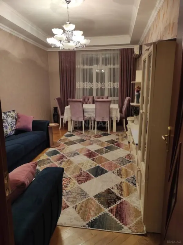 Satılır 2 otaqlı mənzil 87 m²