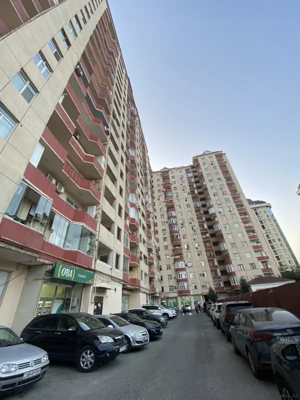 Satılır 4 otaqlı mənzil 155 m²