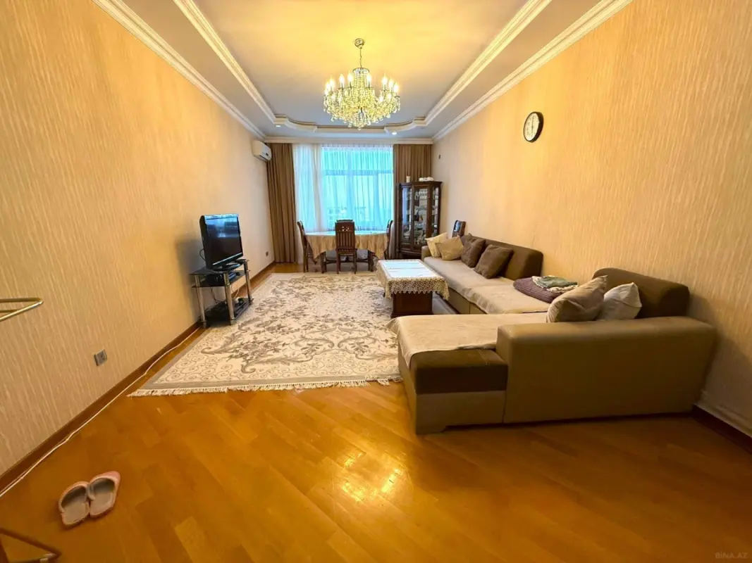 Satılır 4 otaqlı mənzil 158 m²