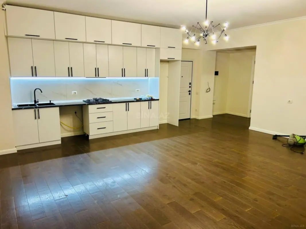 Kirayə verilir 2 otaqlı mənzil 78 m²