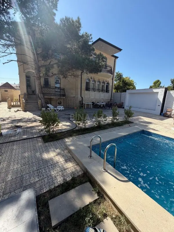 Satılır 6 otaqlı həyət evi 250 m²