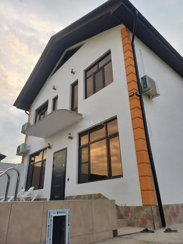 Kirayə verilir 6 otaqlı həyət evi 170 m²