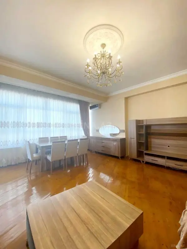 Kirayə verilir 3 otaqlı mənzil 100 m²