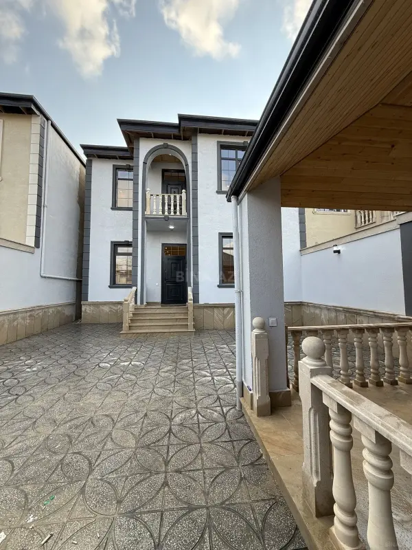 Satılır 6 otaqlı həyət evi 200 m²