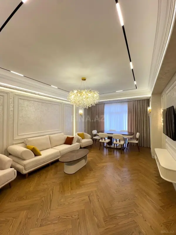 Satılır 4 otaqlı mənzil 176 m²