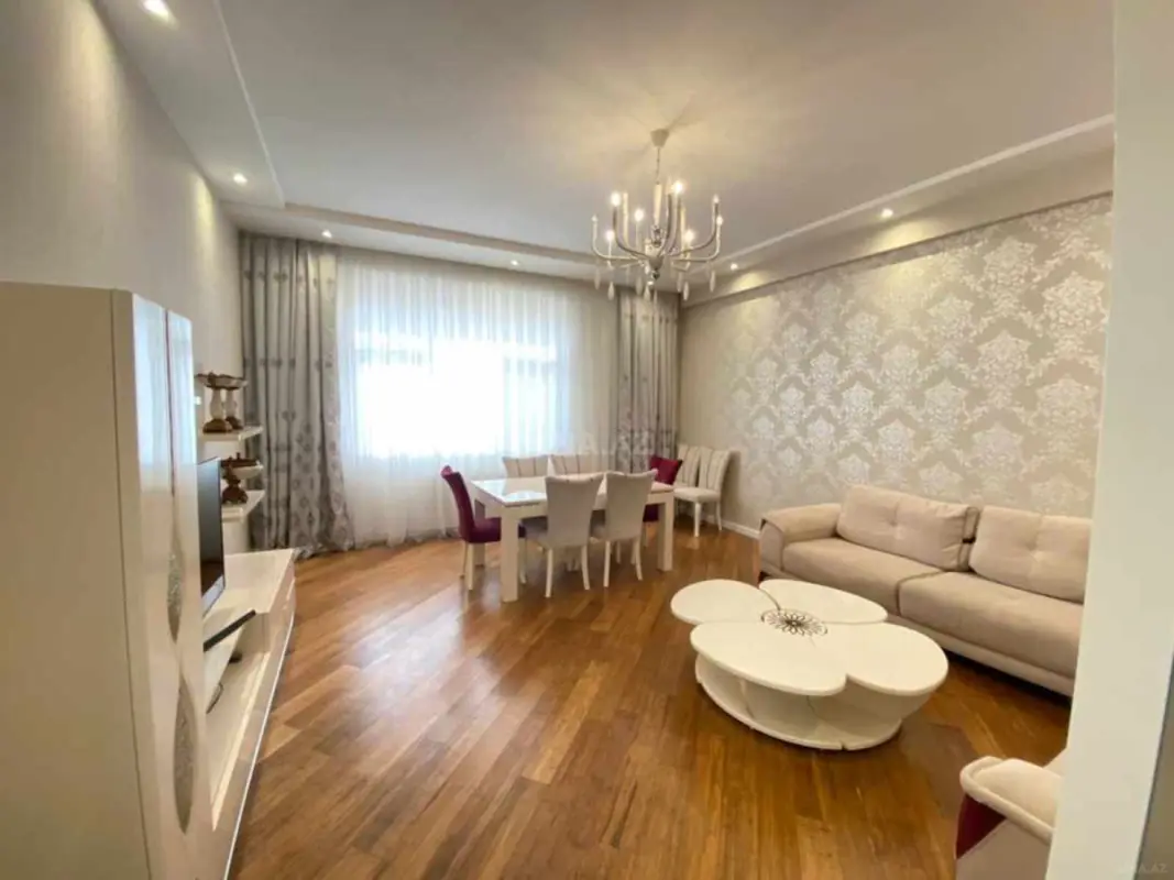 Kirayə verilir 2 otaqlı mənzil 90 m²