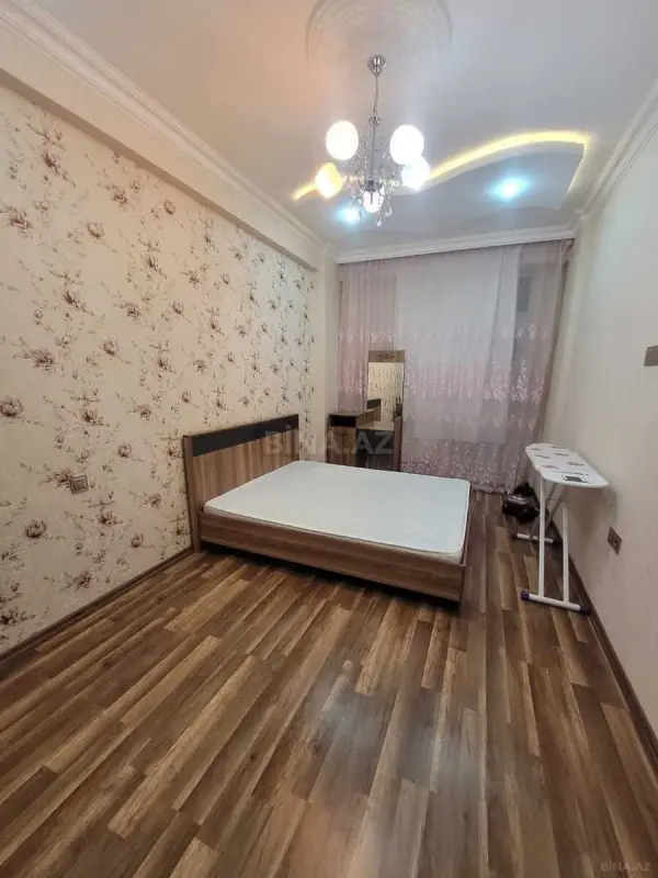 Kirayə verilir 2 otaqlı mənzil 80 m²