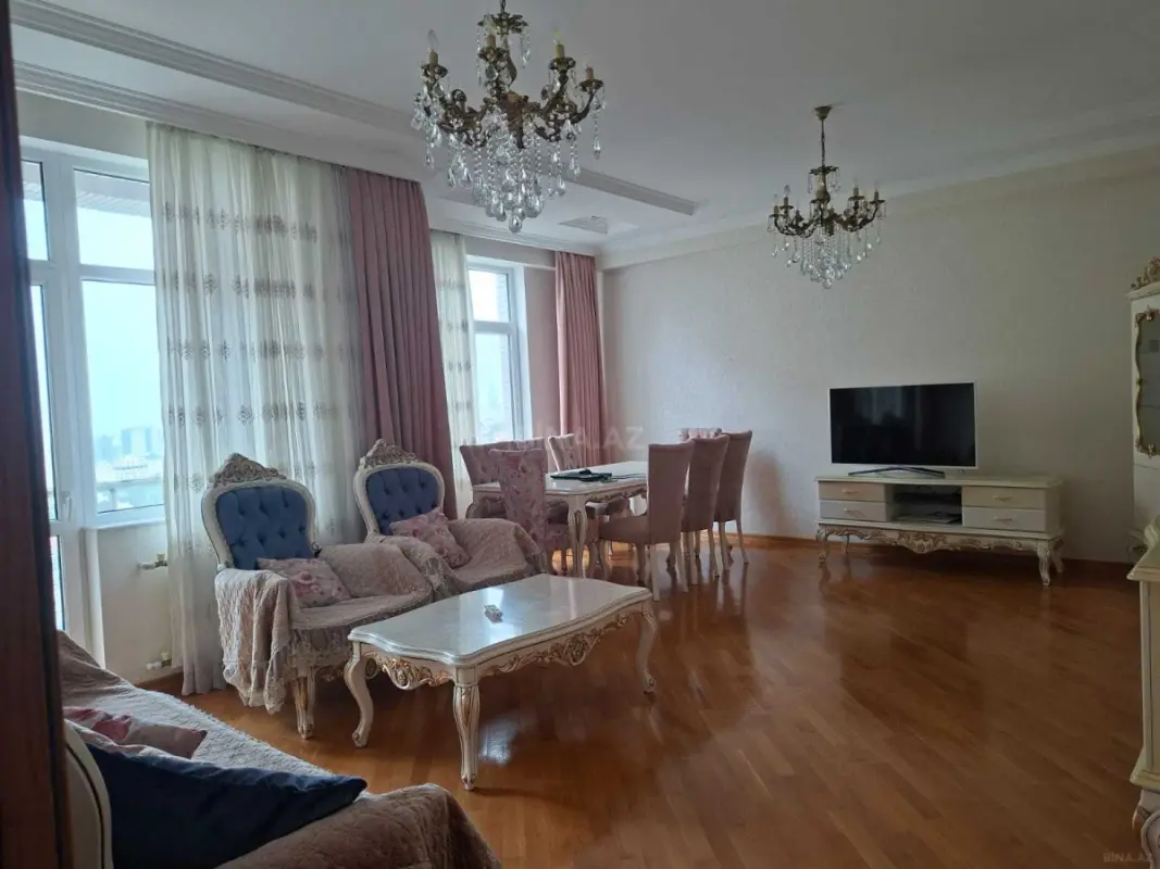 Satılır 3 otaqlı mənzil 126 m²