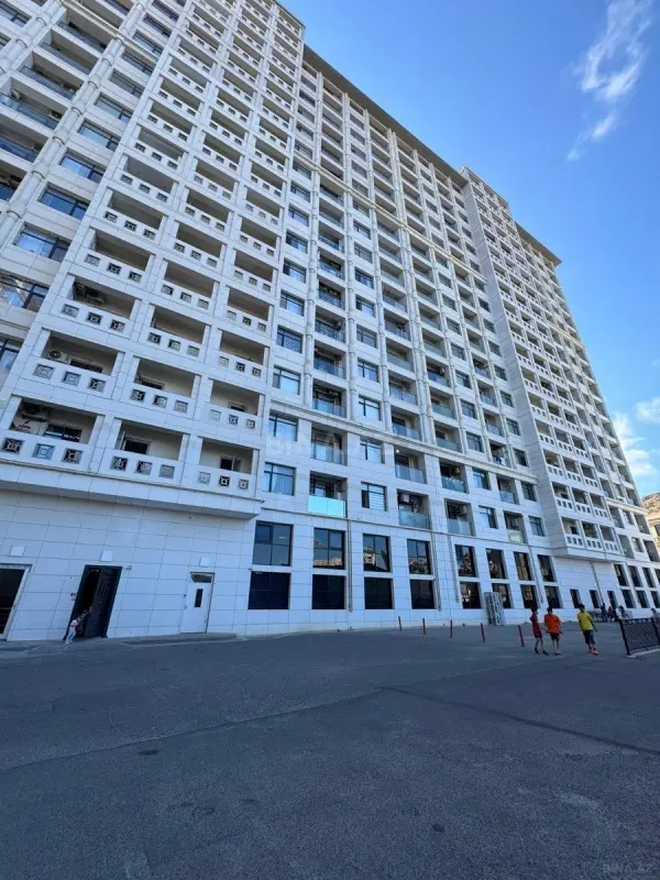Satılır 3 otaqlı mənzil 153 m²