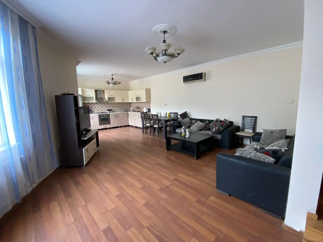 Kirayə verilir 4 otaqlı həyət evi 280 m²