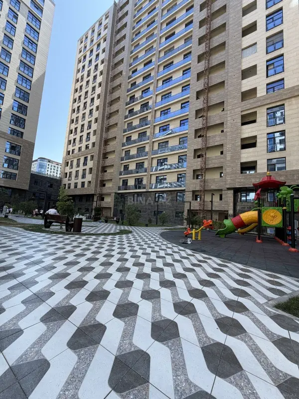 Satılır 3 otaqlı mənzil 127 m²