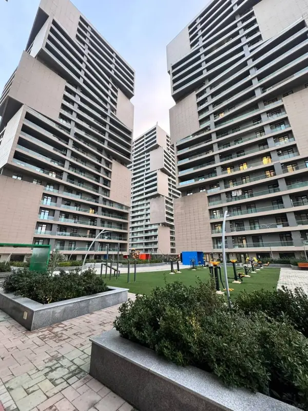 Satılır 2 otaqlı mənzil 65 m²