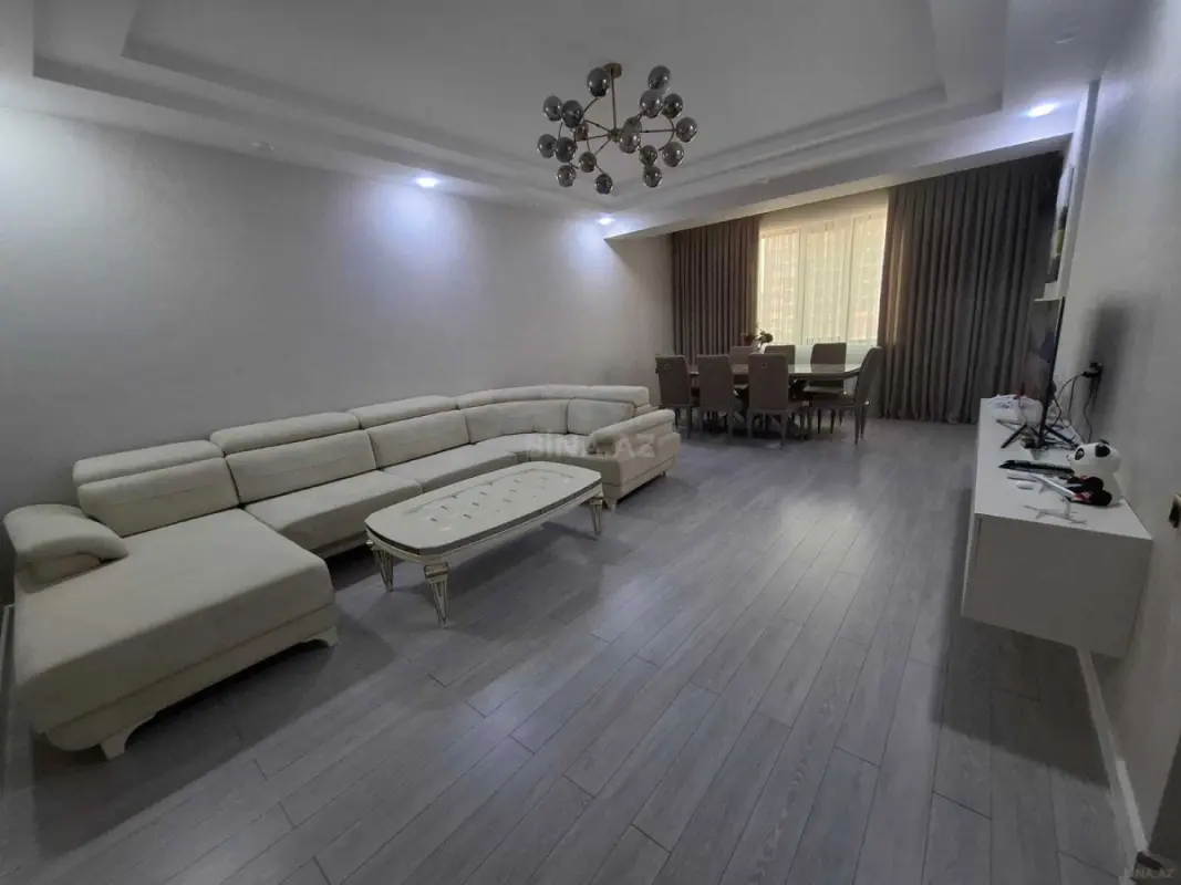 Satılır 3 otaqlı mənzil 102 m²