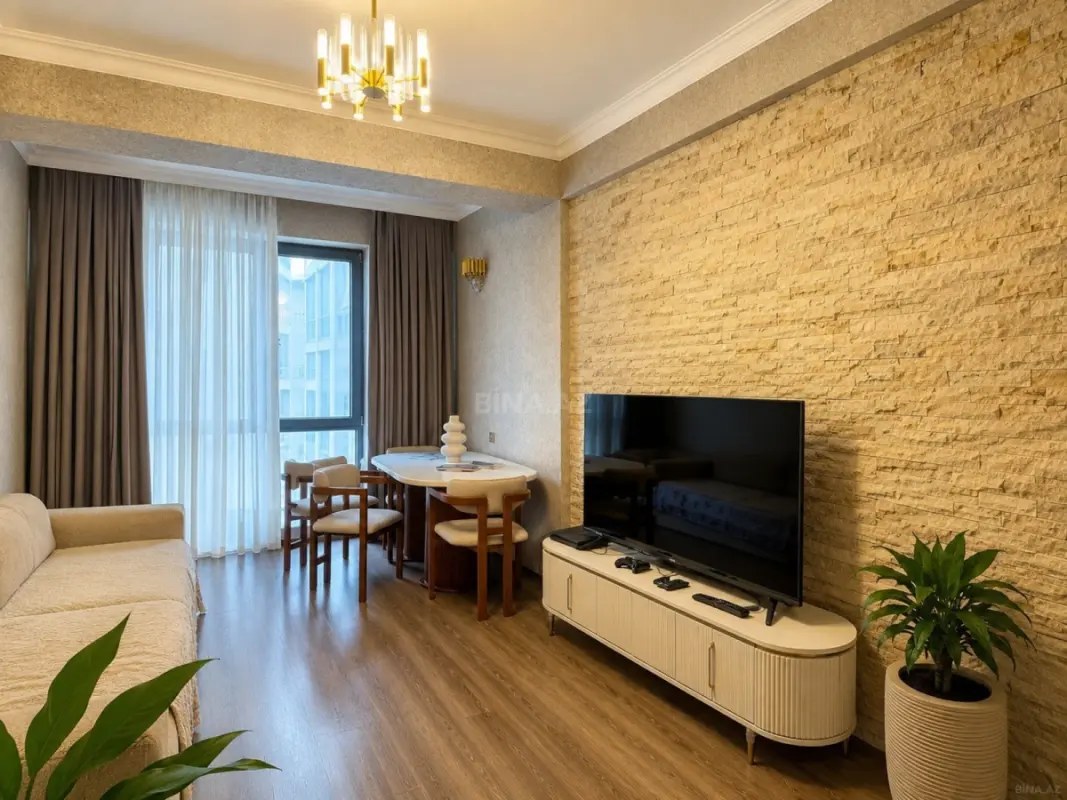 Satılır 4 otaqlı mənzil 120 m²